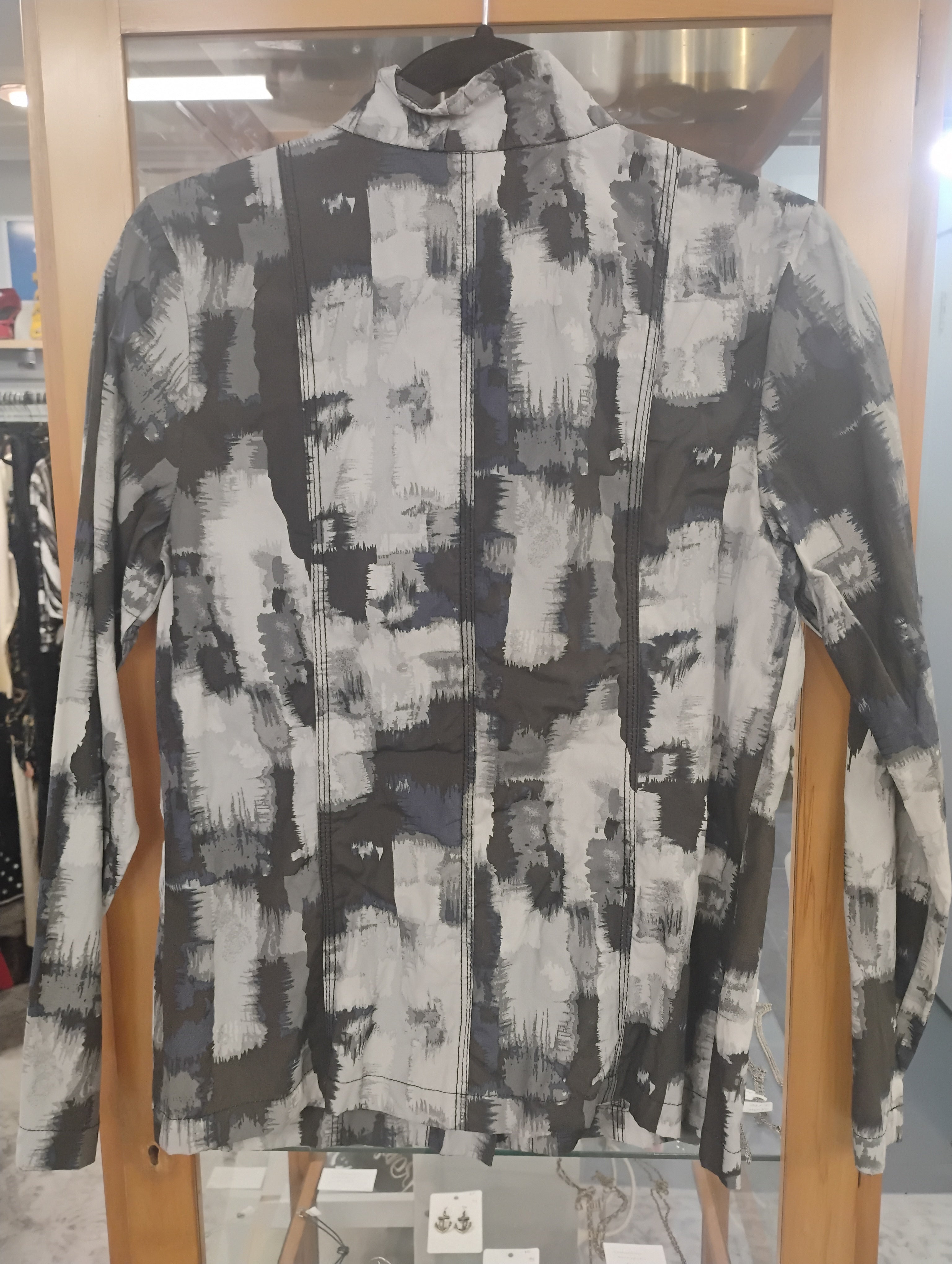 CAPTURE PRINTED JACKET